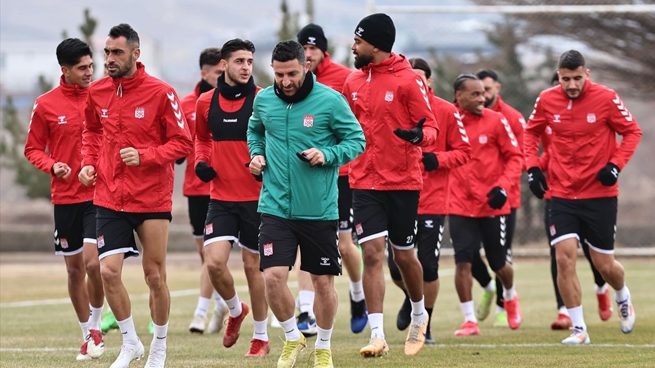 Sivasspor, Kayserispor Maçı Hazırlıklarına Başladı