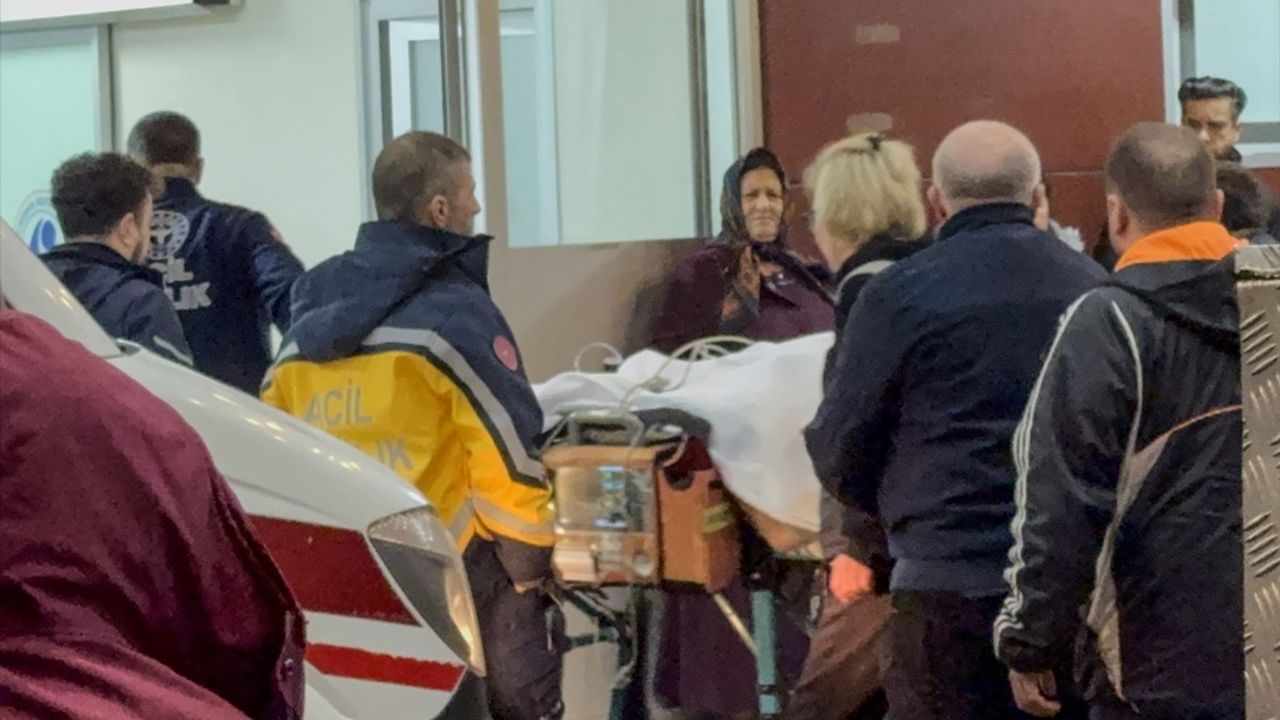 Slovakya'da Trafik Kazası Geçiren Öğretmen Pilot Türkiye'ye Getirildi