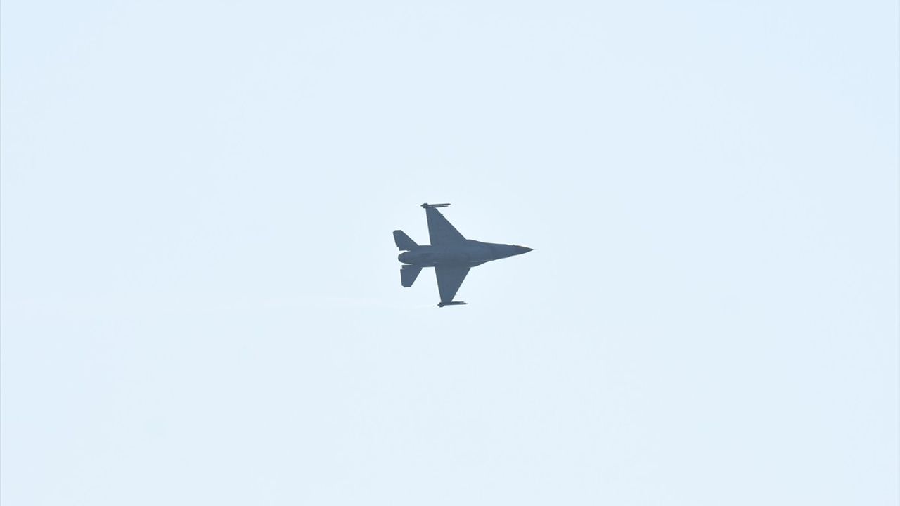 SOLOTÜRK'ün Antalya'daki Eğitim Uçuşları Devam Ediyor