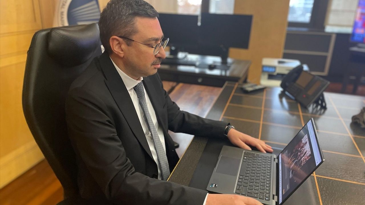 SPK Başkanı İbrahim Ömer Gönül, Anadolu Ajansı'nın Yılın Kareleri Oylamasına Katıldı