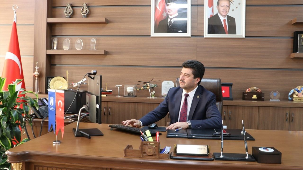 SUBÜ Rektörü Prof. Dr. Mehmet Sarıbıyık, Anadolu Ajansı'nın 'Yılın Kareleri' Oylamasına Katıldı