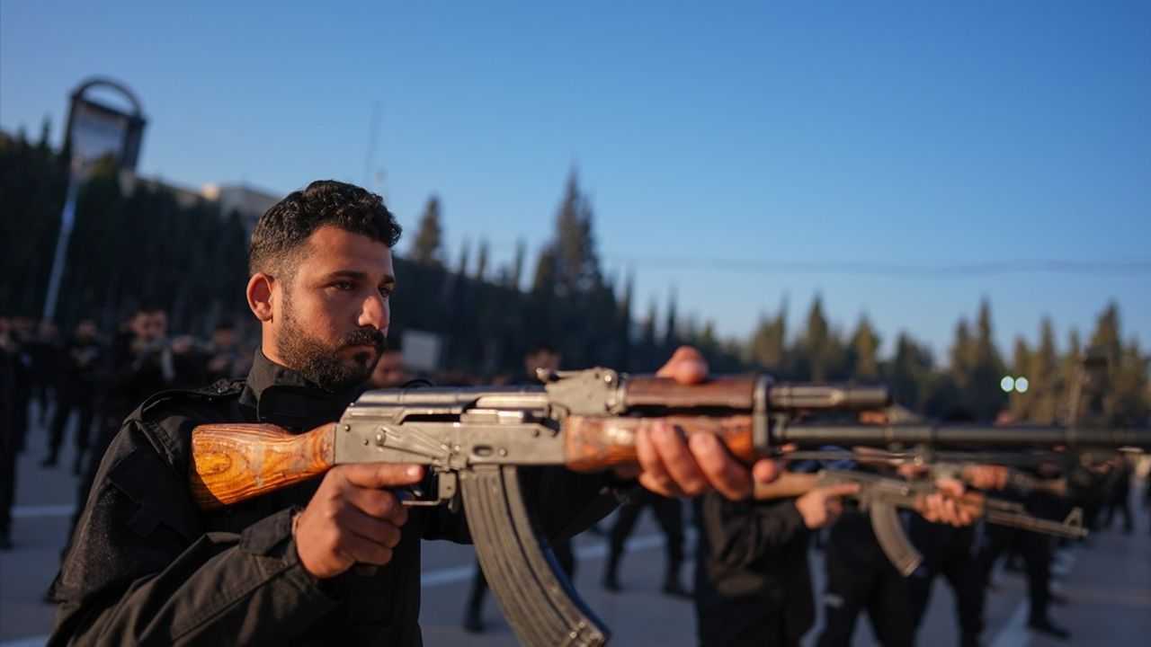 Suriye'de Yeni Kolluk Kuvveti Adaylarına Eğitim Töreni Düzenlendi