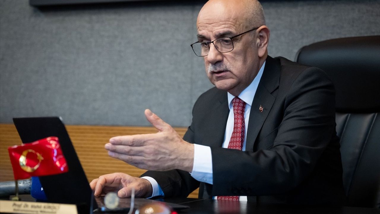 Tarım, Orman ve Köyişleri Komisyonu Başkanı Vahit Kirişci, AA'nın 'Yılın Kareleri' Oylamasına Katıldı