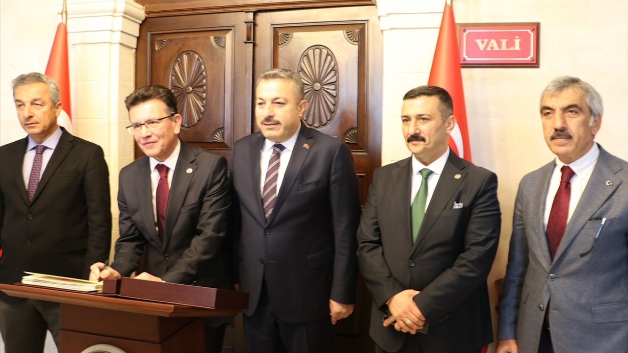 TBMM Komisyonu, Suriyelilerin Geri Dönüş Sürecini İnceledi