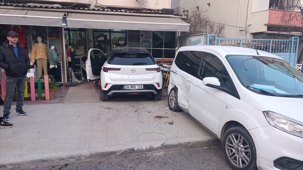 Tekirdağ'da Kontrolden Çıkan Otomobil İş Yerine Girdi: 1 Yaralı