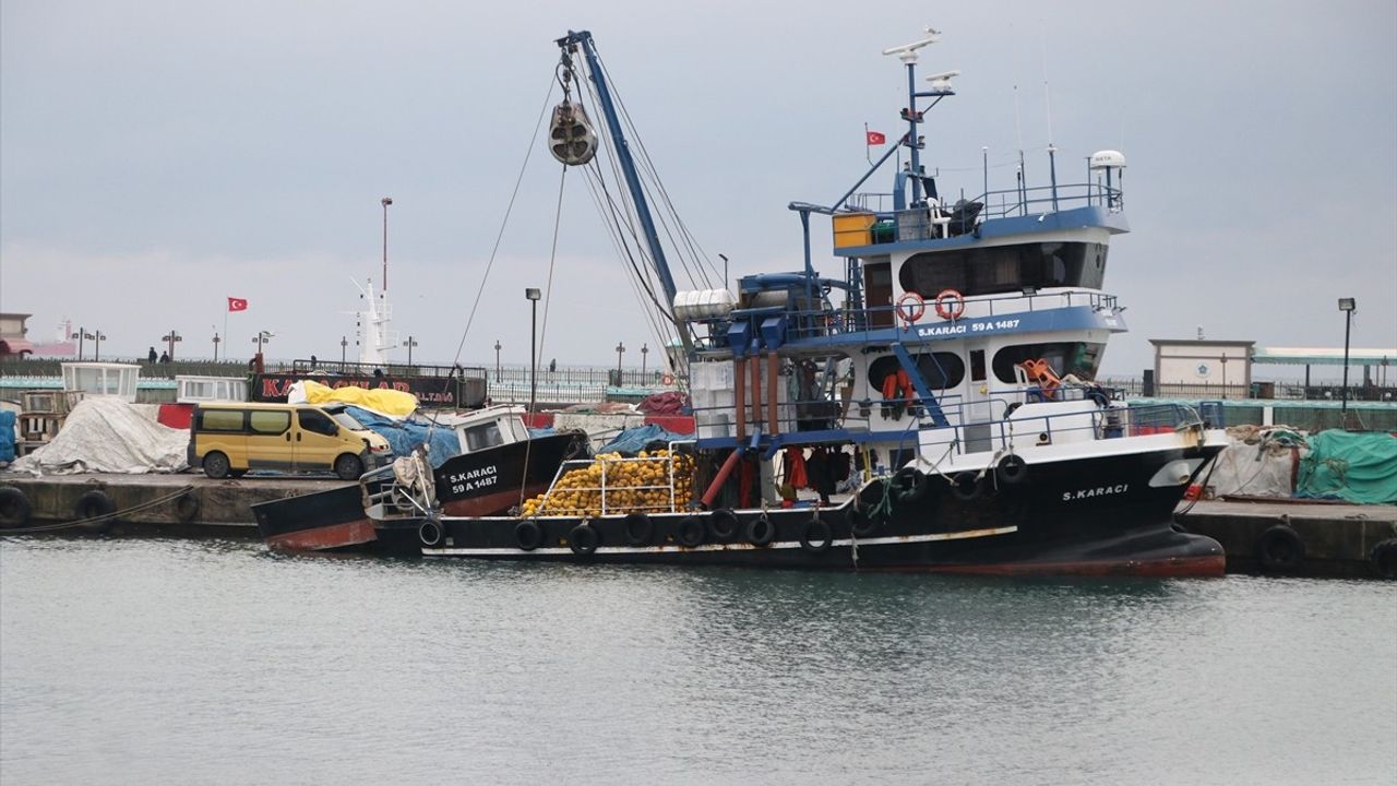 Tekirdağ'da Poyraz, Deniz Ulaşımını Olumsuz Etkiliyor