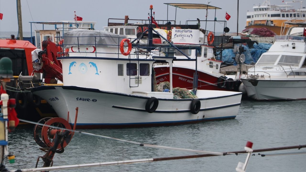 Tekirdağlı Balıkçılar Poyraz Nedeniyle 5 Gündür Avlanamıyor