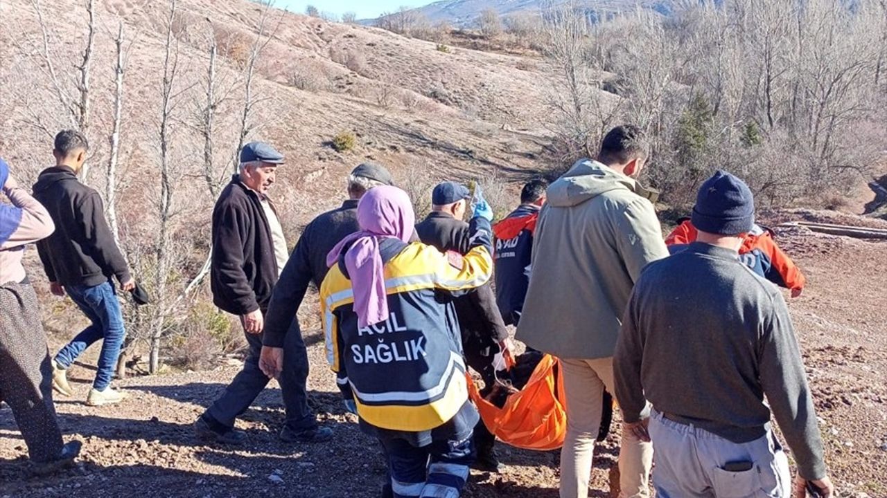 Tokat'ta Av Tüfeğiyle Kendini Yaralayan Genç Hastaneye kaldırıldı