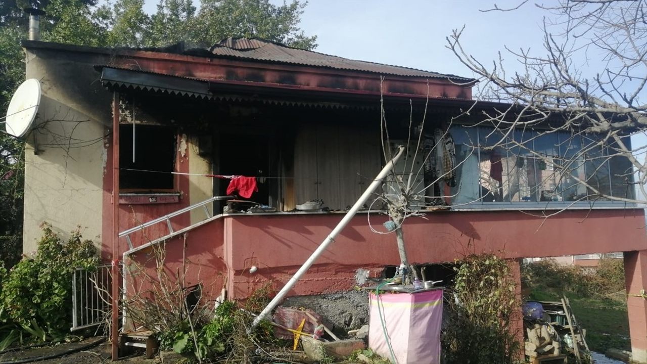 Trabzon'un Beşikdüzü İlçesinde Yangın: 1 Kişi Hayatını Kaybetti