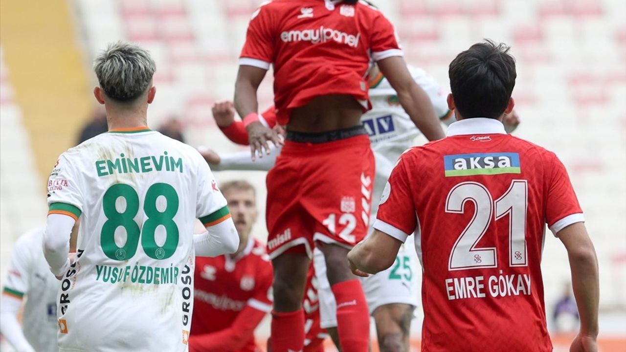 Trendyol Süper Lig: Net Global Sivasspor ve Corendon Alanyaspor 1-1 Beraber Kaldı