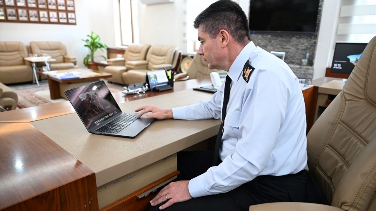 Tuğgeneral Hakan Dedebağı, Anadolu Ajansı'nın 'Yılın Kareleri' Oylamasına Katıldı