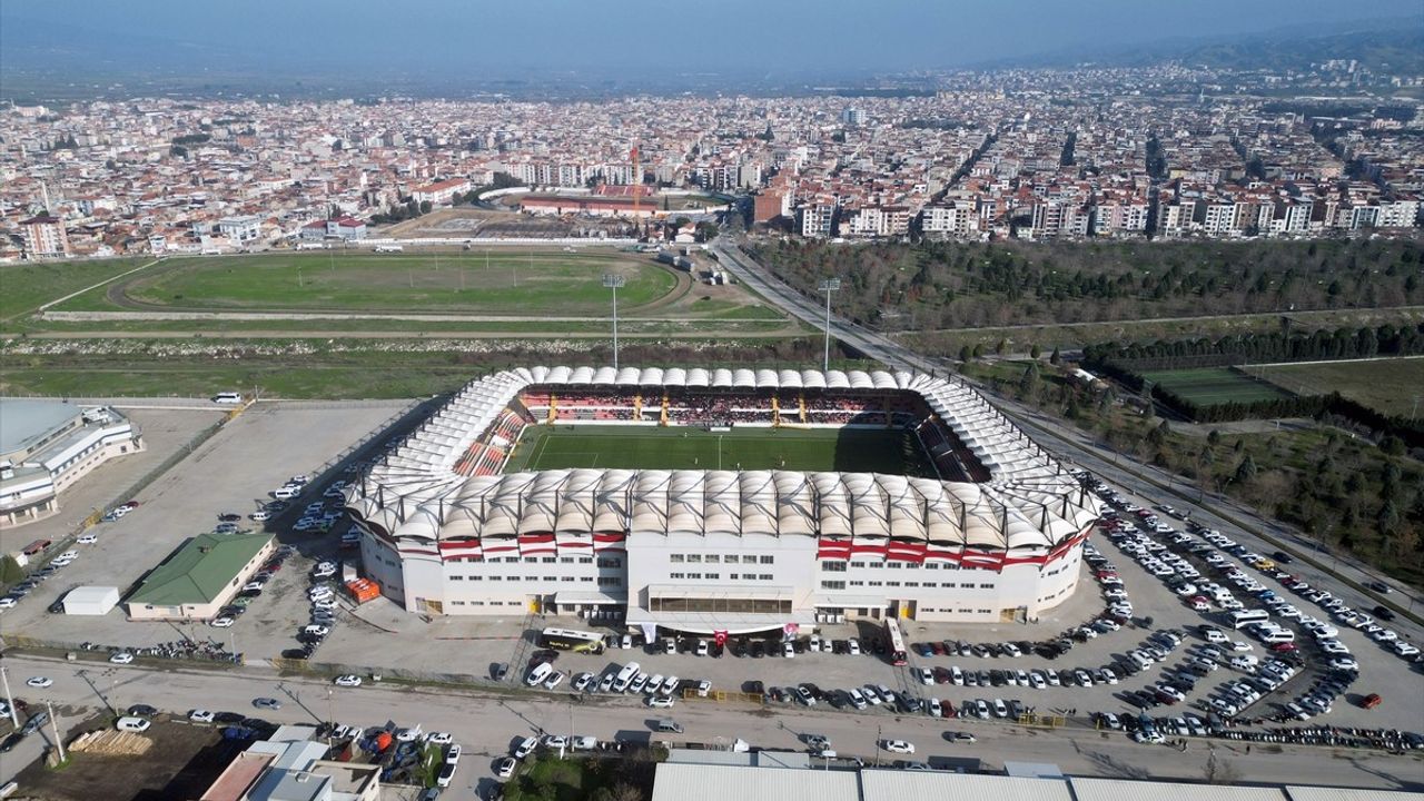 Turgutlu Şehir Stadı'nda İlk Maç Gerçekleşti