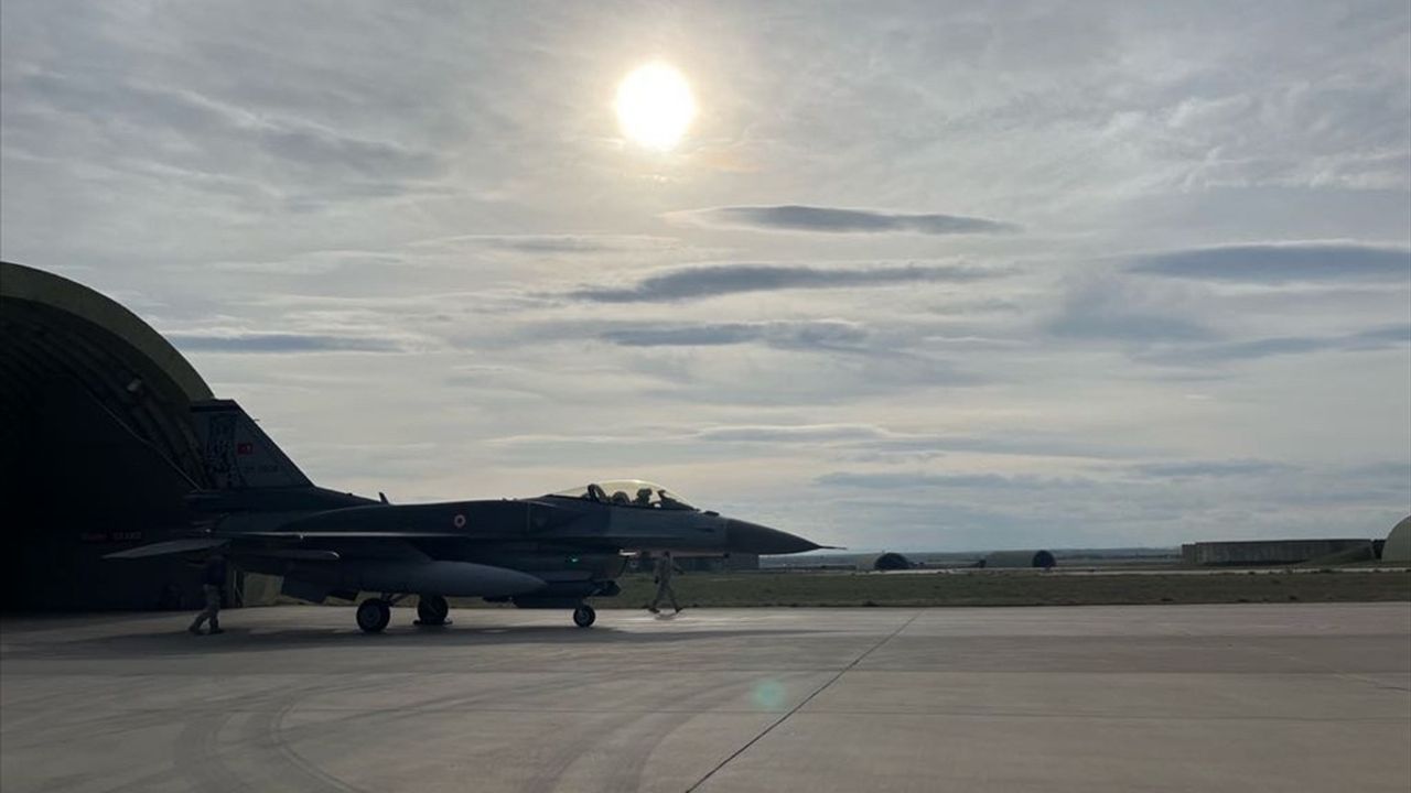 Türk Hava Kuvvetleri Karadeniz'de Eğitim Görevi Gerçekleştirdi