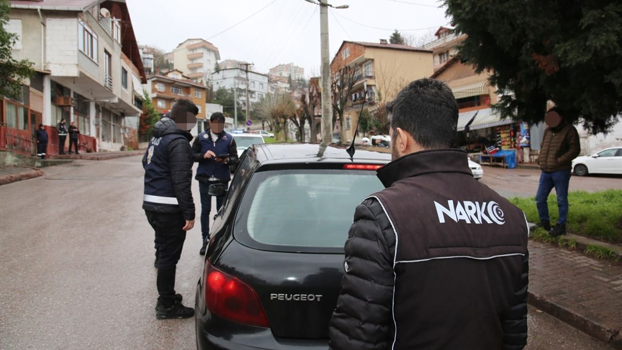 Türkiye Genelinde 'Huzurlu Sokaklar Uygulaması' Gerçekleştirildi