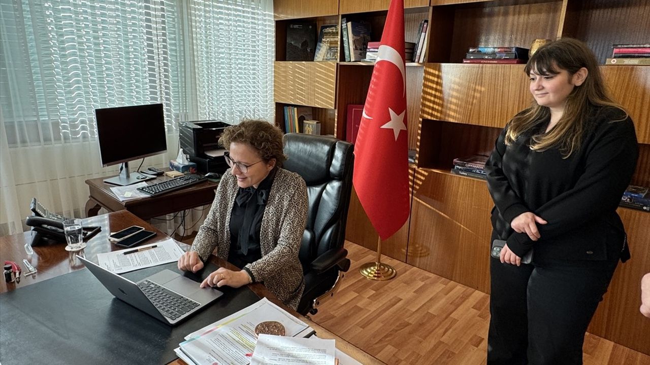 Türkiye'nin Bern Büyükelçisi Şebnem İncesu, AA'nın Yılın Kareleri Oylamasına Katıldı