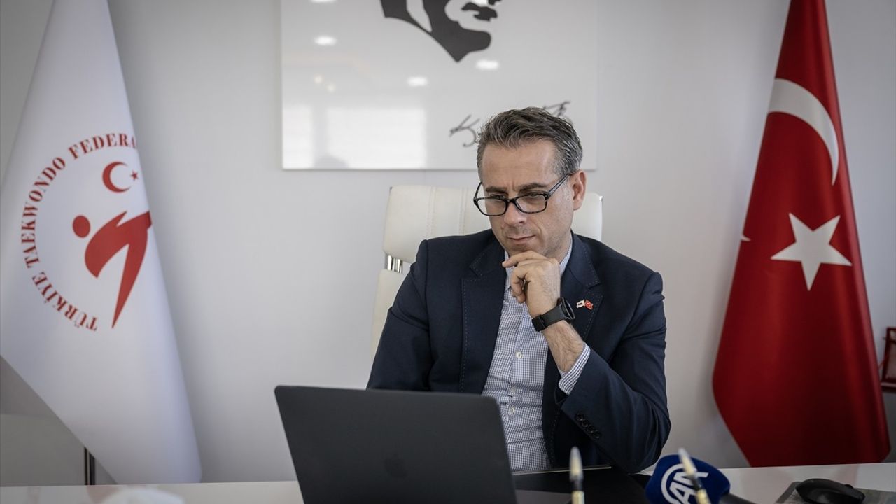 Türkiye Tekvando Federasyonu Başkanı Bahri Tanrıkulu, AA'nın 'Yılın Kareleri' Oylamasına Katıldı