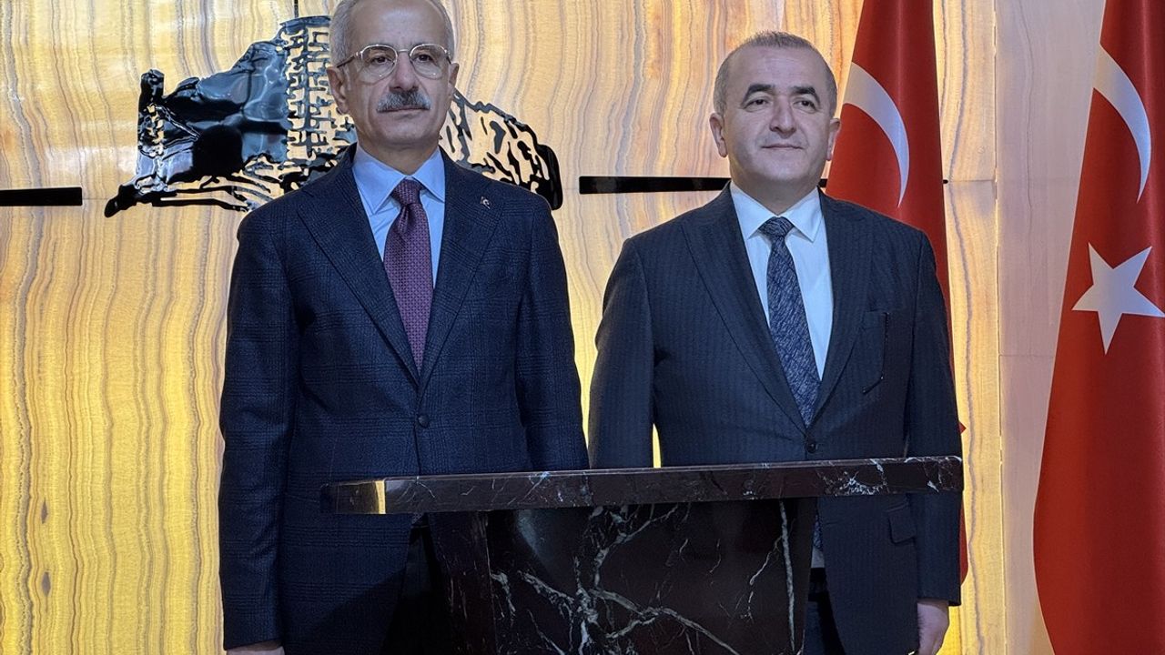 Ulaştırma ve Altyapı Bakanı Abdulkadir Uraloğlu, Elazığ Valiliğini Ziyaret Etti