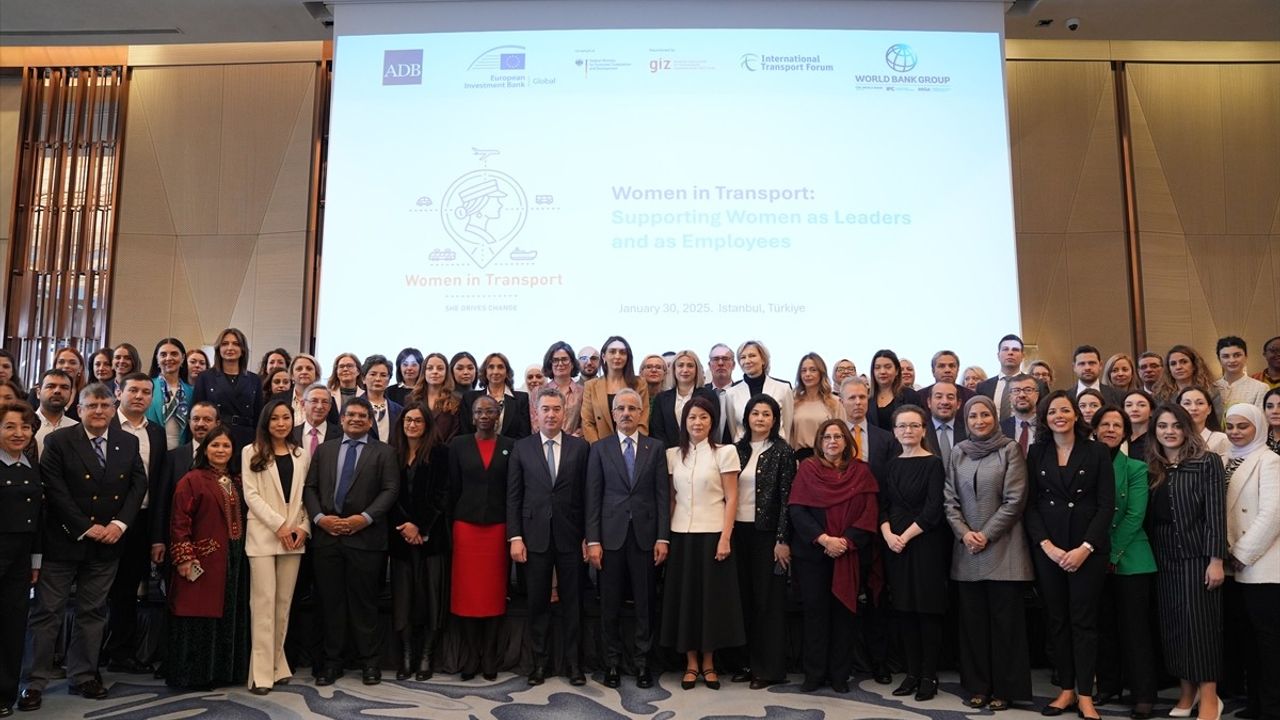 Ulaştırma ve Altyapı Bakanı Uraloğlu, Ulaşımda Kadınlar Ağı Konferansı'nda Cinsiyet Eşitliğine Vurgu Yaptı