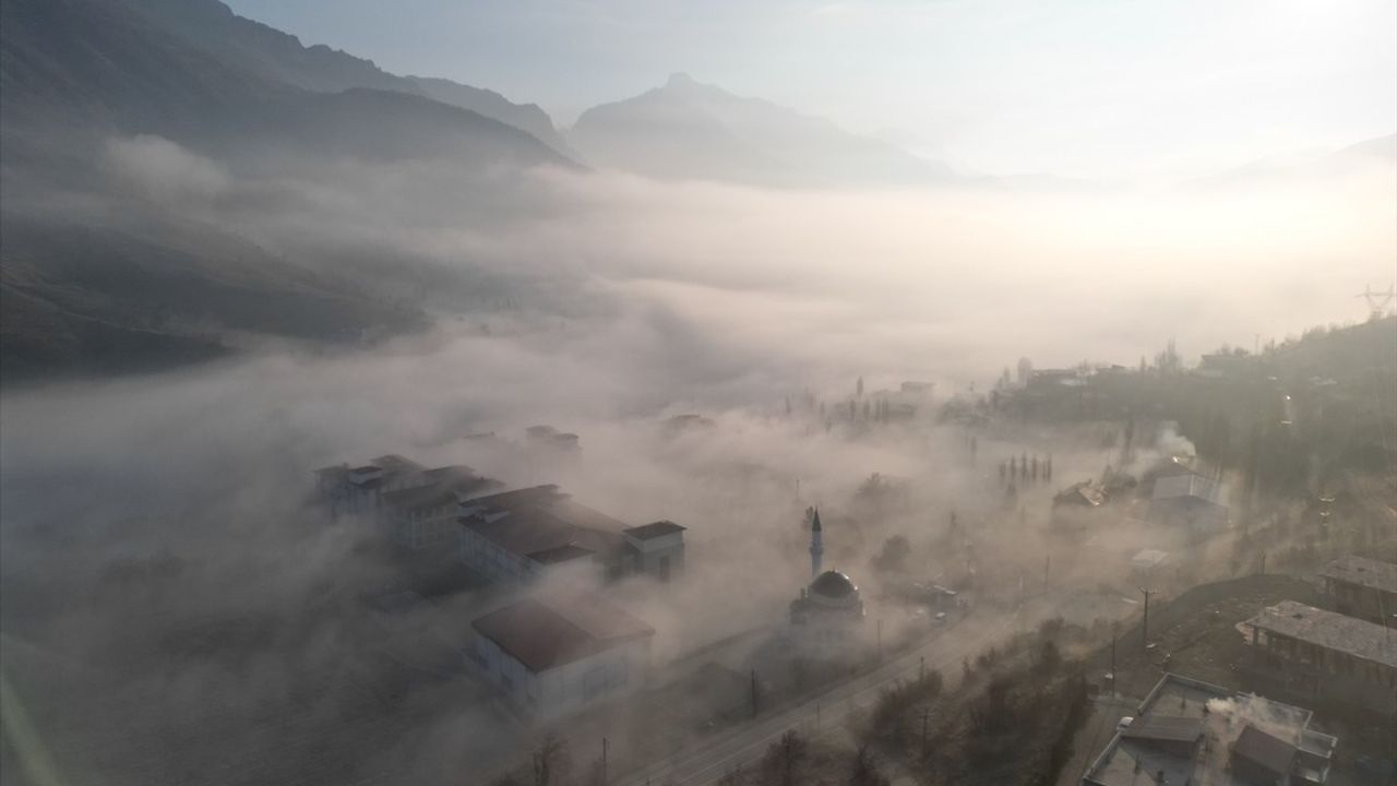 Uludere'de Havadan Görüntülenen Yoğun Sis Tabakası