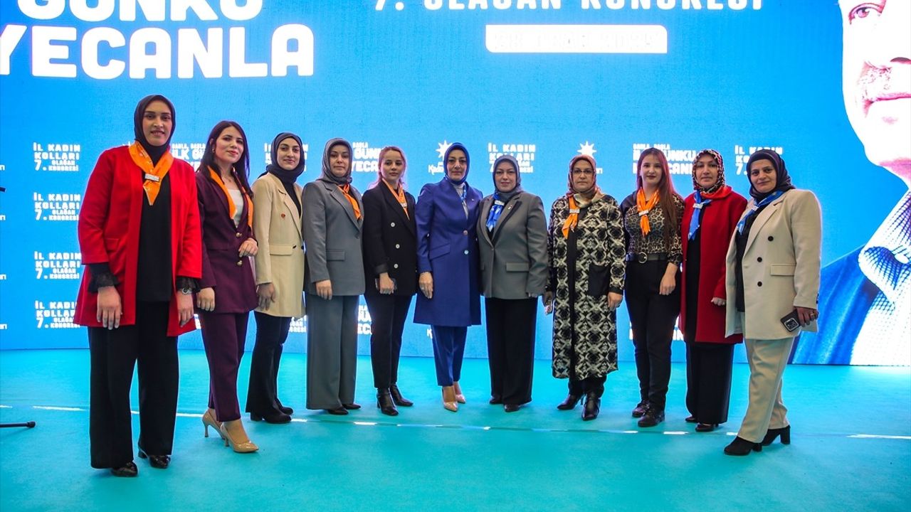 Van'da AK Parti İl Kadın Kolları 7. Olağan Kongresi Düzenlendi