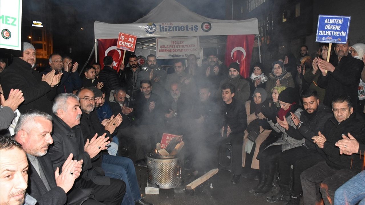 Van'da İşten Çıkarılan Çalışanlar Yeni Yıla Eylemle Girdi