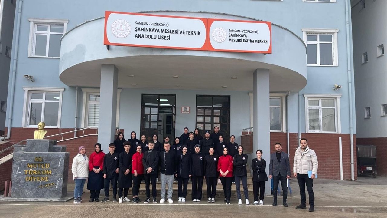 Vezirköprü Meslek Lisesi Günde 4 Bin 500 Kişiye Yemek Hazırlıyor