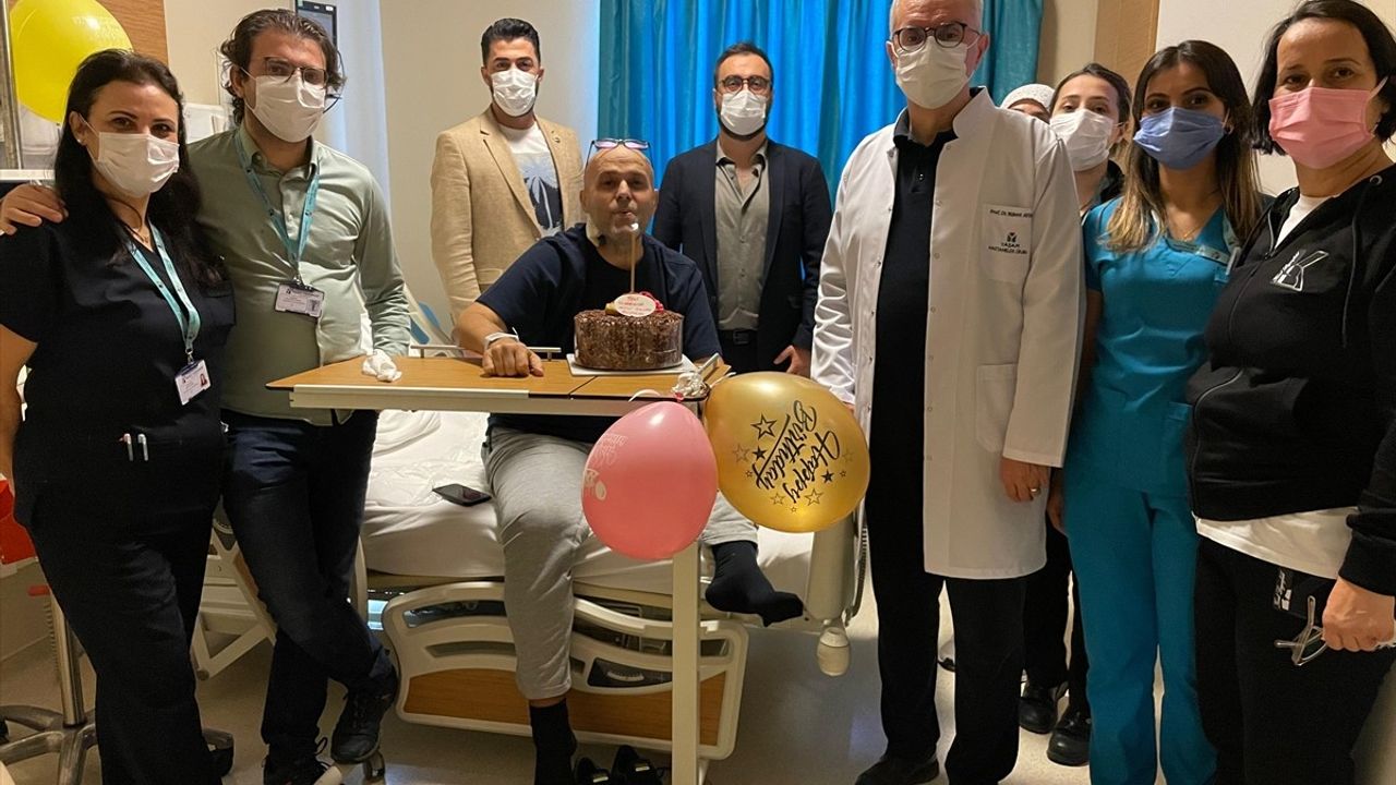 Yeni Karaciğeriyle Doğum Gününü Kutladı