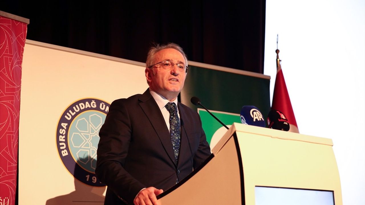 Yeşilay Genel Başkanı Mehmet Dinç, Bursa'da Gençlerle Bağımlılık Üzerine Konuştu