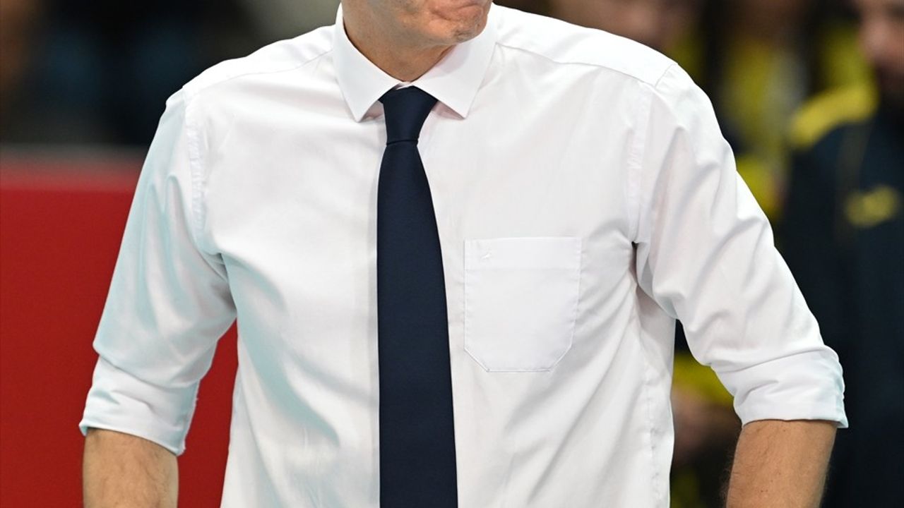 Ziraat Bankkart, Fenerbahçe Medicana'yı 3-0 Geçerek Liderliğini Sürdürdü