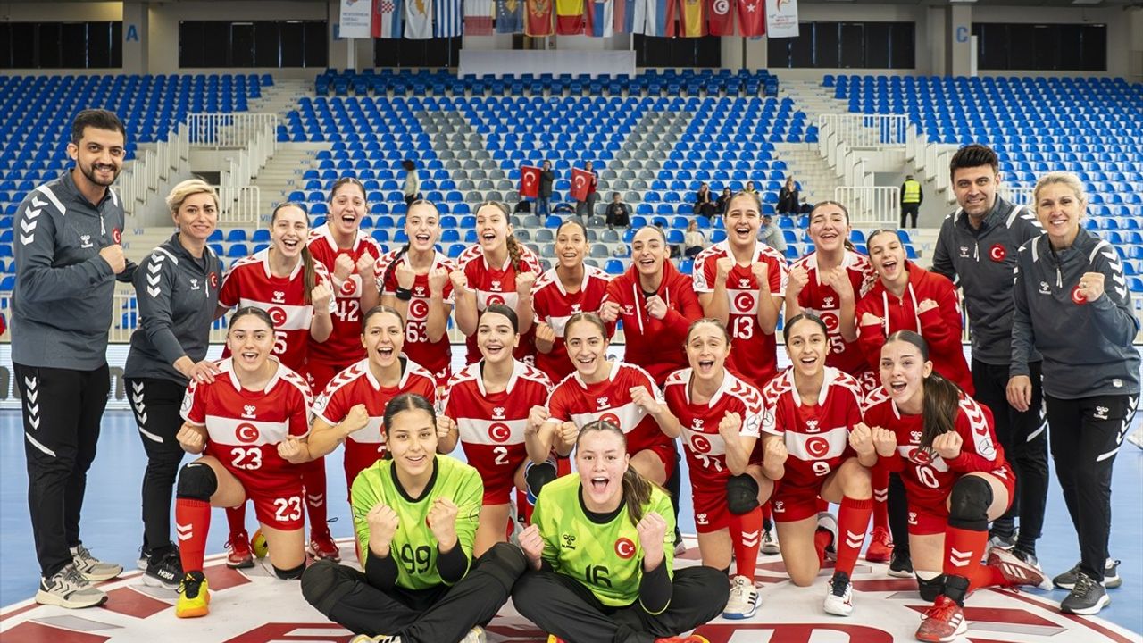 17 Yaş Altı Milli Kadın Hentbol Takımı Akdeniz Konfederasyonu Şampiyonası'nı 9. Sırada Tamamladı