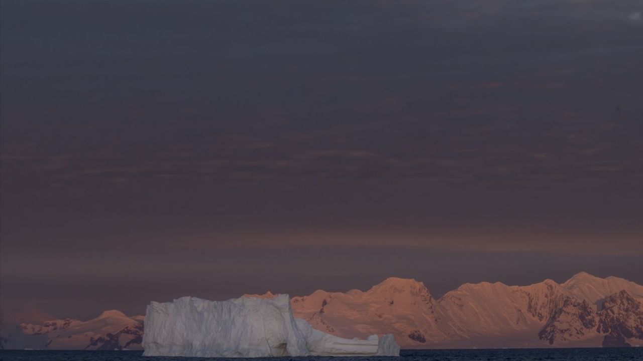 9. Ulusal Antarktika Bilim Seferi Ekibi Dismal Adası'ndaki Çalışmalarını Tamamladı