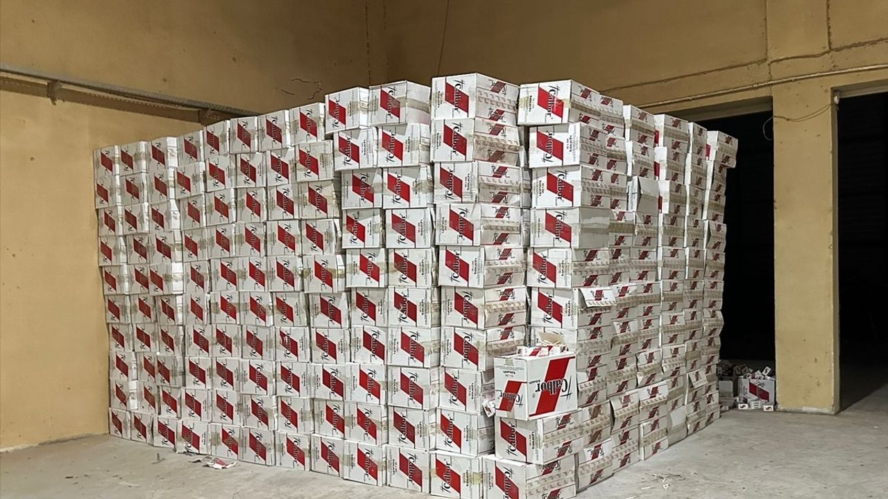 Adana'da 28 Milyon Gümrük Kaçağı Makaron Ele Geçirildi