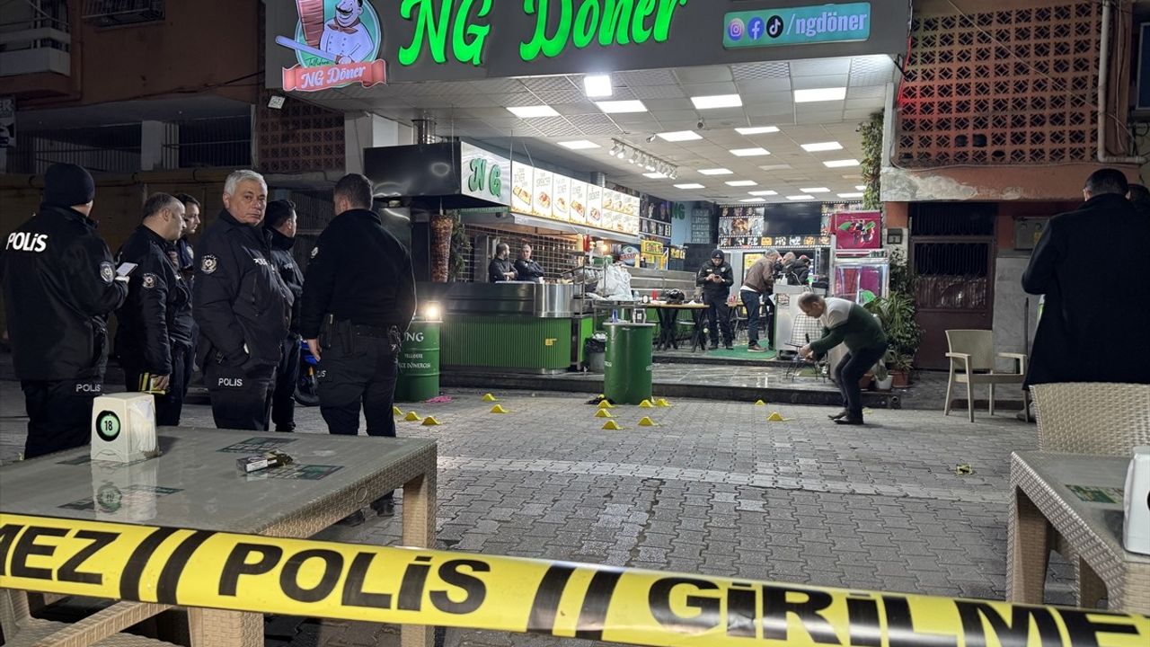 Adana'da Dönercide Silahlı Saldırı: Bir Kişi Hayatını Kaybetti
