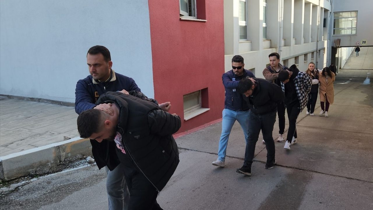 Adana Merkezli Dolandırıcılık Operasyonunda 4 Zanlı Tutuklandı