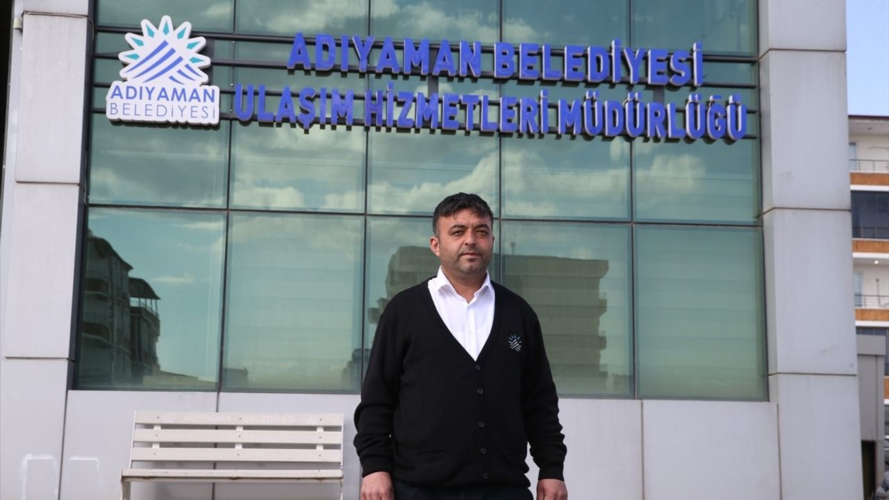 Adıyaman’da Şoför, Fenalaşan Yolcuyu Hastaneye Ulaştırdı