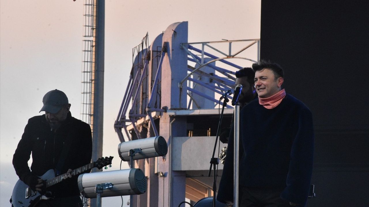 Afyonkarahisar'da 3. KaravanFest Başladı: Kamp Ateşi Yakıldı