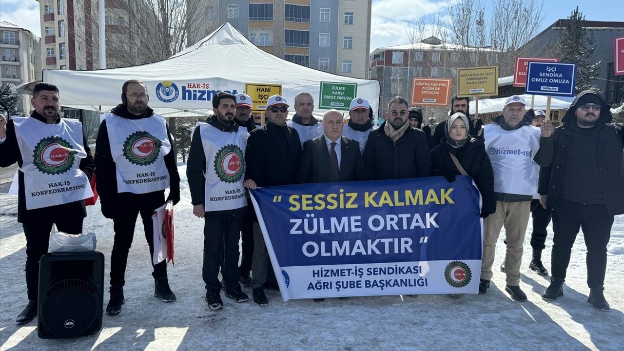 Ağrı Belediyesi'nde İşten Çıkarılan İşçiler Nöbete Başladı