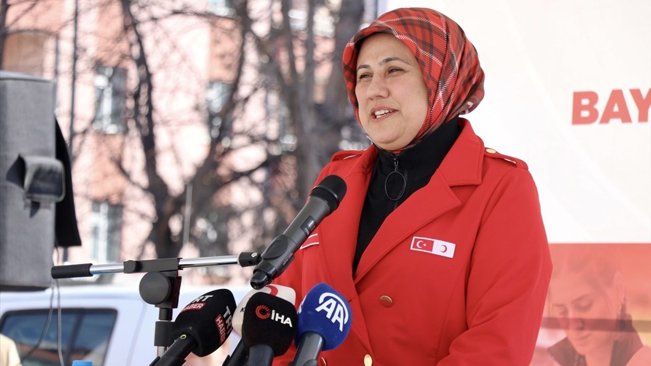 Aile ve Sosyal Hizmetler Bakanı Göktaş, Bayburt'ta Kızılay'ın Yeni Hizmet Binasını Açtı