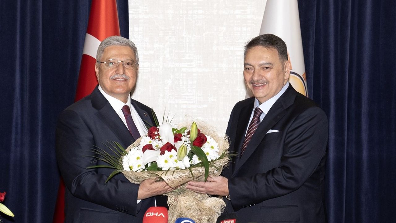 AK Parti Genel Merkez İdari ve Mali İşler Başkanlığında Devir Teslim Töreni Gerçekleşti