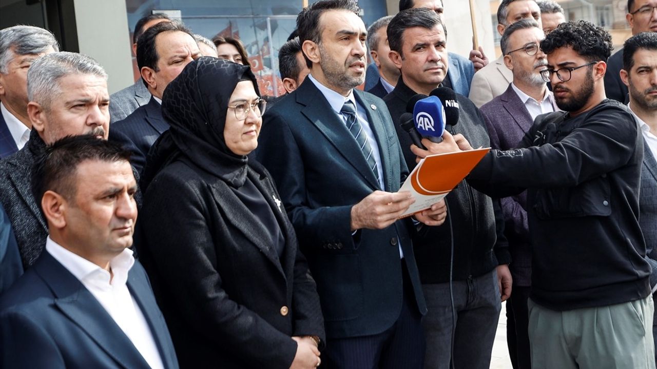 AK Parti Teşkilatlarından 28 Şubat Açıklamaları: Darbeye Karşı Dik Duruş Vurgusu