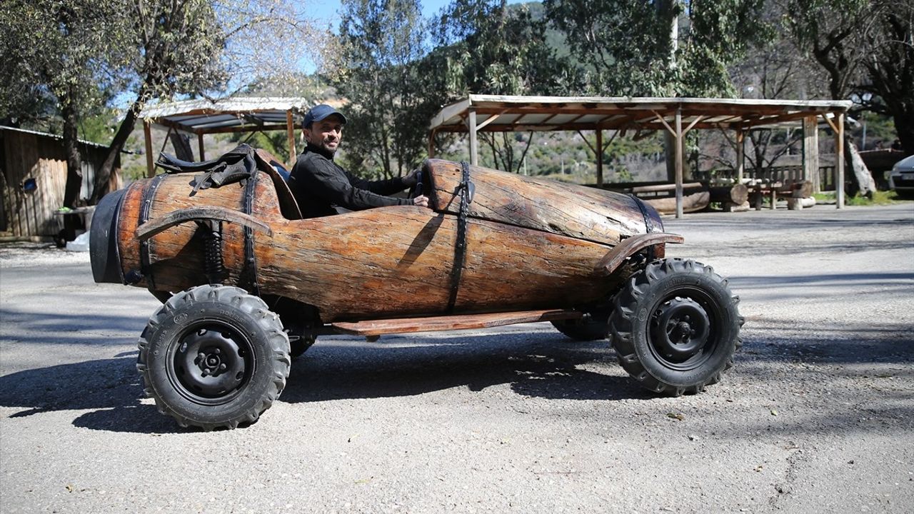 Alanyalı Marangoz Adem Say, Kütükten Araba Yaparak Hayalini Gerçekleştirdi