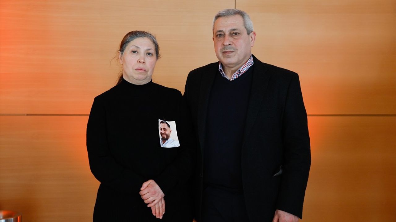 Almanya'da 5 Yıl Önceki Irkçı Terör Saldırısında Hayatını Kaybedenlerin Aileleri Adalet İstiyor