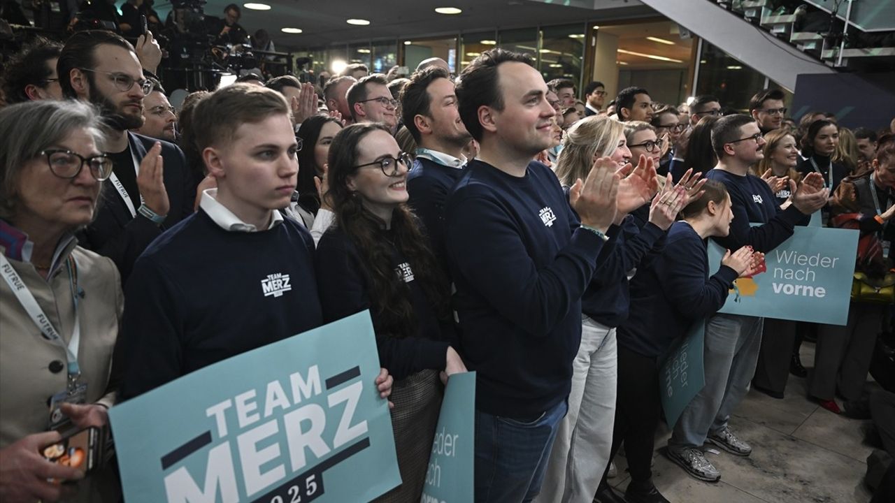 Almanya Genel Seçimlerinde CDU/CSU Birinci Sırada