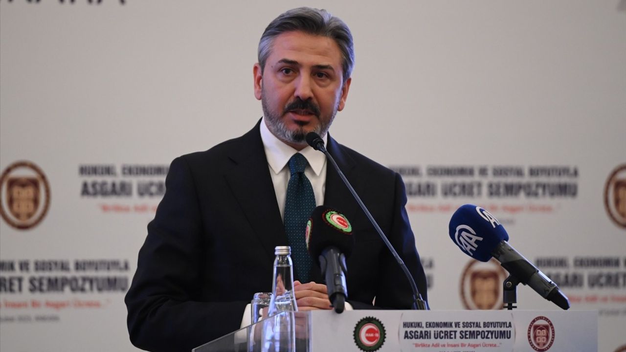 Ankara'da Asgari Ücretin Hukuki, Ekonomik ve Sosyal Boyutları Tartışıldı