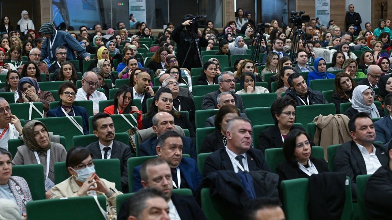 Ankara'da Doğal Olan Normal Doğum Sempozyumu Gerçekleştirildi