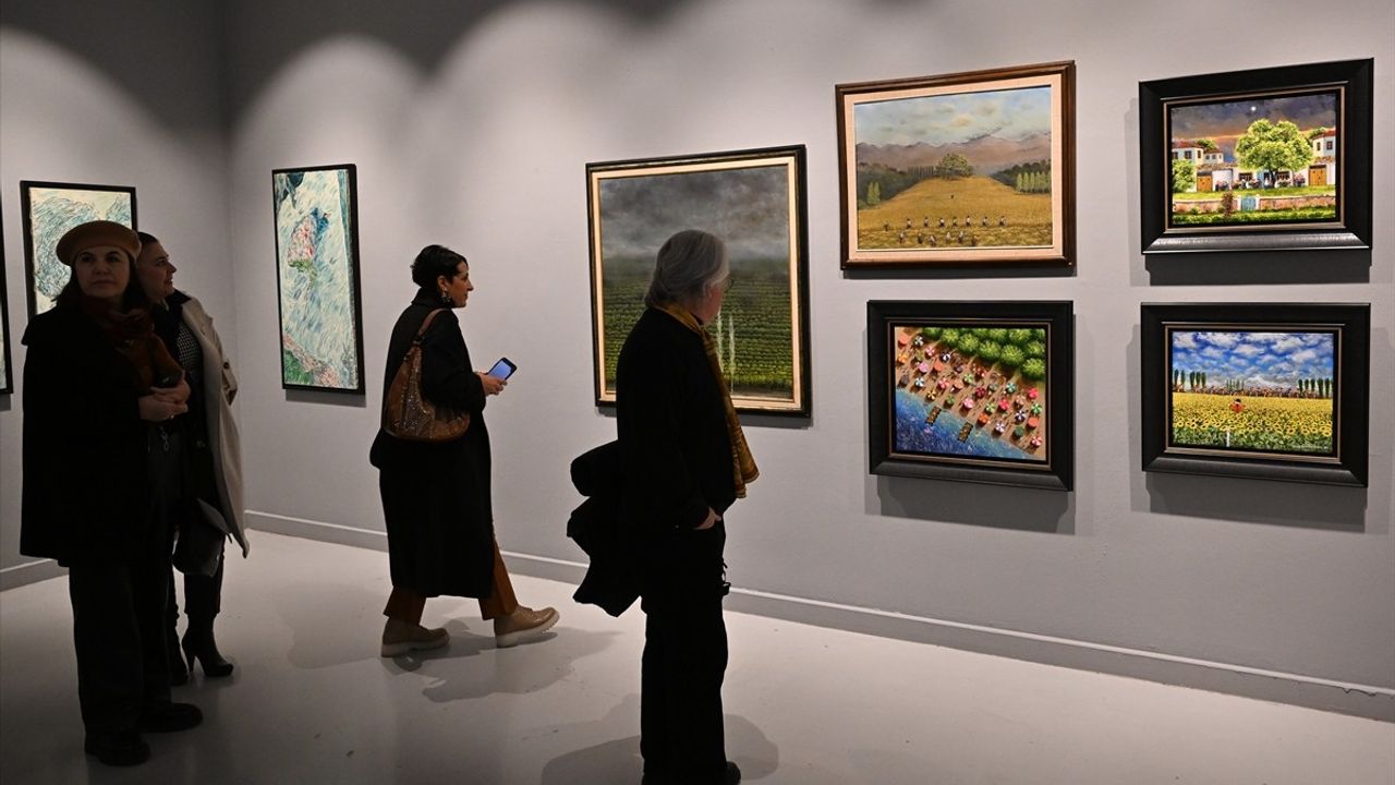 Ankara'da 'Ruhun Rüyası' Karma Sergisi Sanatseverlerle Buluştu