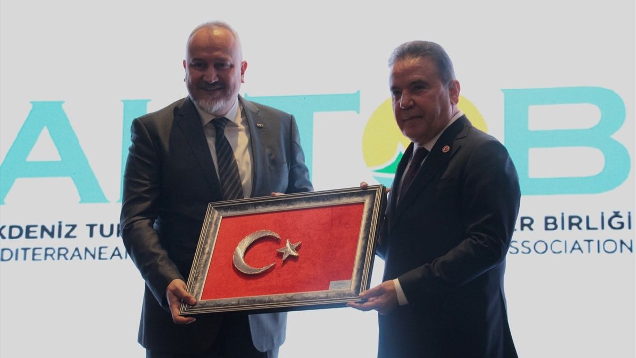 Antalya'da Turizmciler Olası Afet Tedbirlerini Değerlendirdi