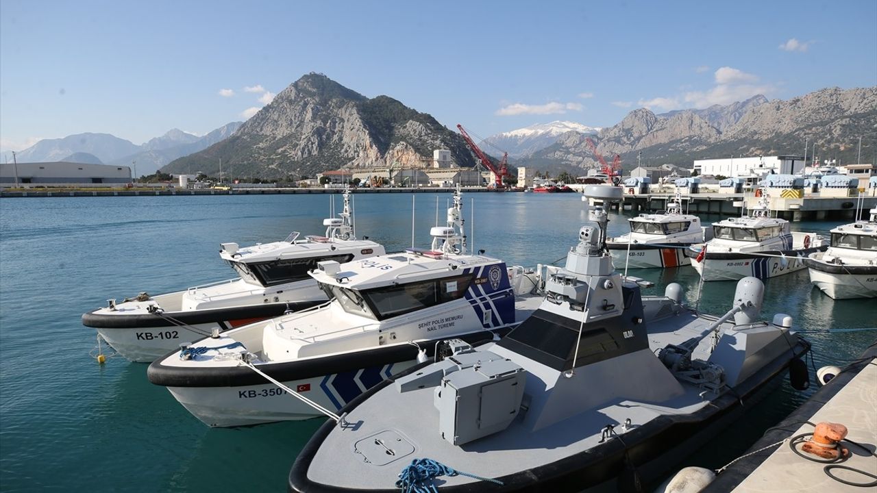 Antalya'da Üretilen Yerli Kontrol Botları Türk Kıyılarını Koruyor