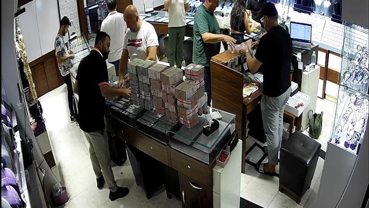 Antalya'da Yasa Dışı Para Transferine Yönelik Operasyonda 17 Şüpheli Yakalandı