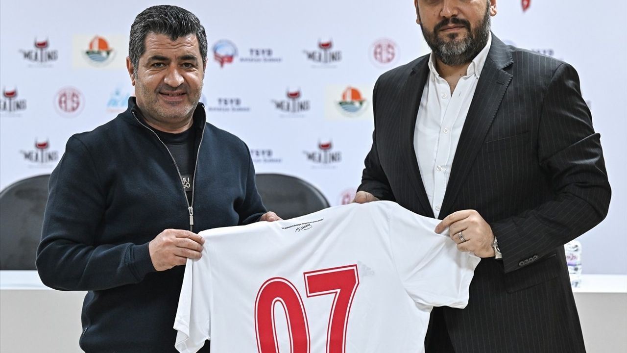 Antalyaspor Basın Sözcüsü Fatih Gürcü: "Alex'in onaylamadığı hiçbir oyuncu alınmadı"